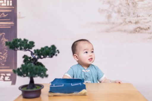清远宝宝喊肚子疼怎么回事